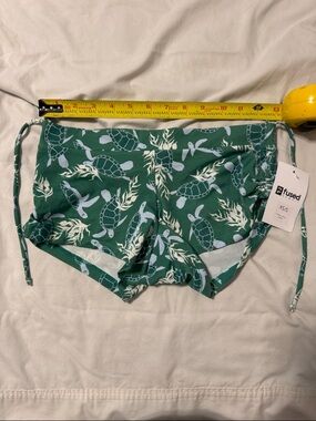 New with tag Fused Hawaii A Honu World (Green) Swim Bottoms - Size XS/S